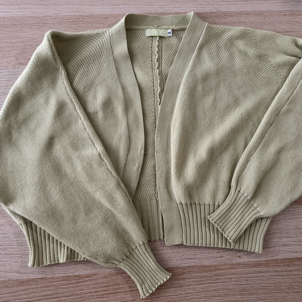 Green Cropped Cardigan with Puff Sleeves